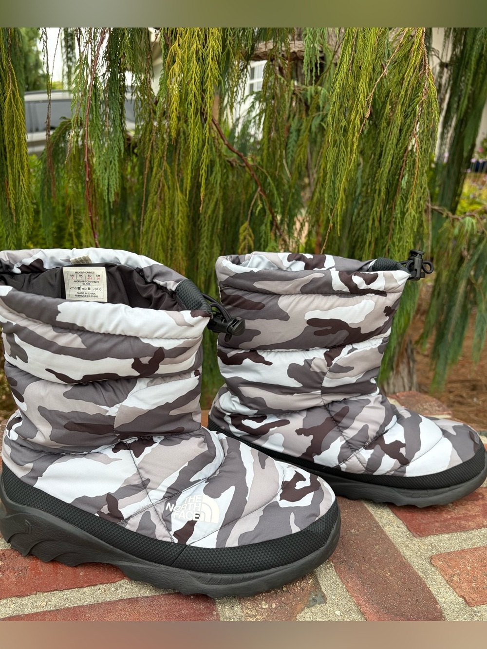 The North Face Puffy Moonboots 8 or Euro 40.5 Grunge Streetwear Camouflage